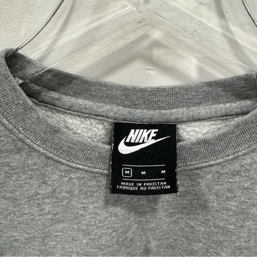 Nike Gray Long Sleeve Crop Sweatshirt Medium Athleisure *sleeve logo* - Picture 5 of 6